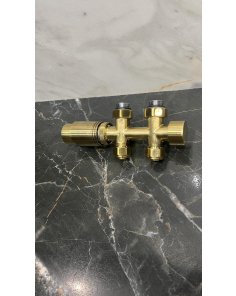 Gouden radiator aansluitset Recht voor radiatoren met onder aansluiting t.b.v 16 mm buis